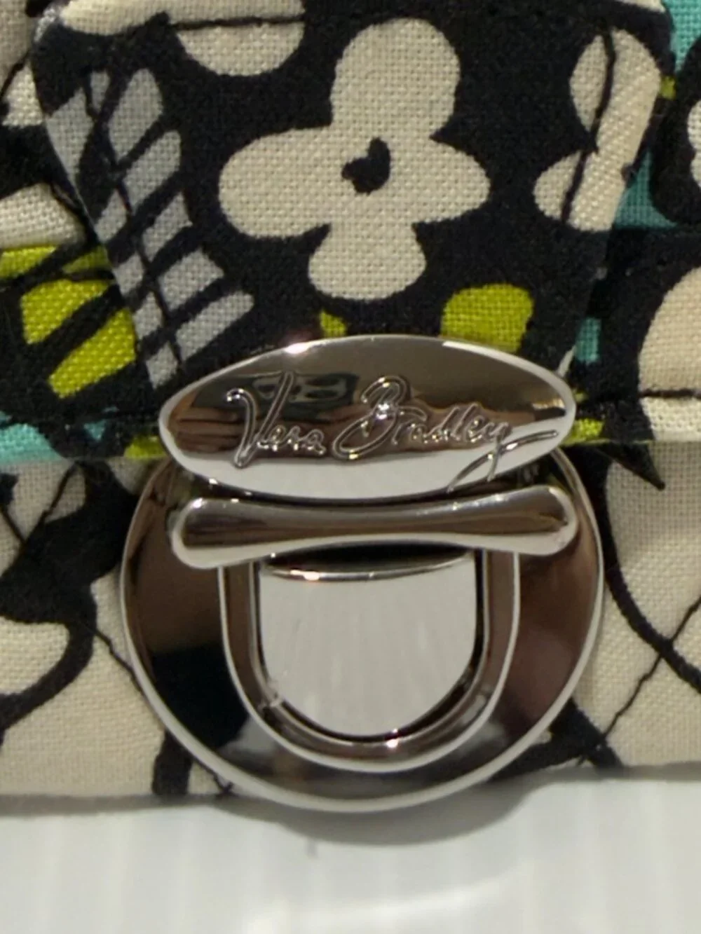 Vera Bradley vera zipper